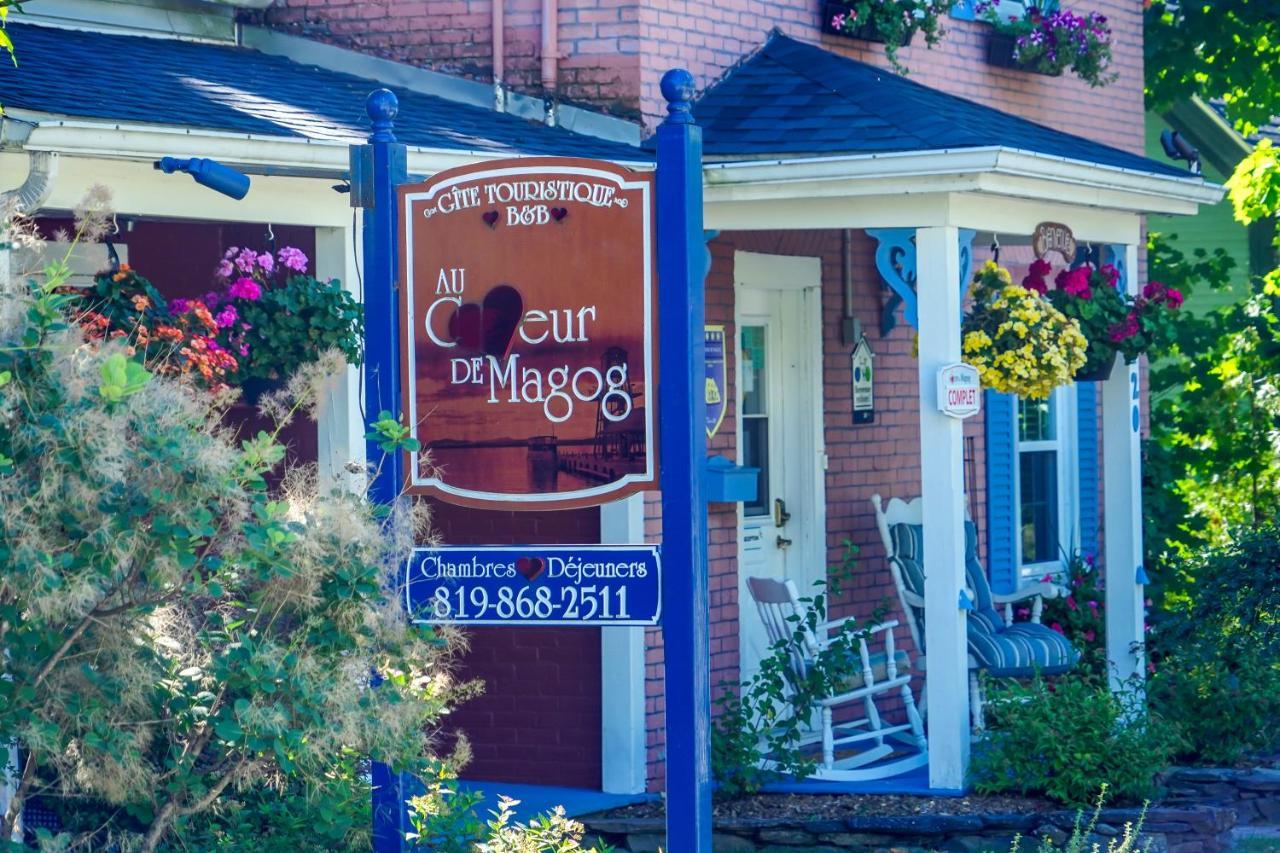 Au Coeur De Magog Panzió Kültér fotó